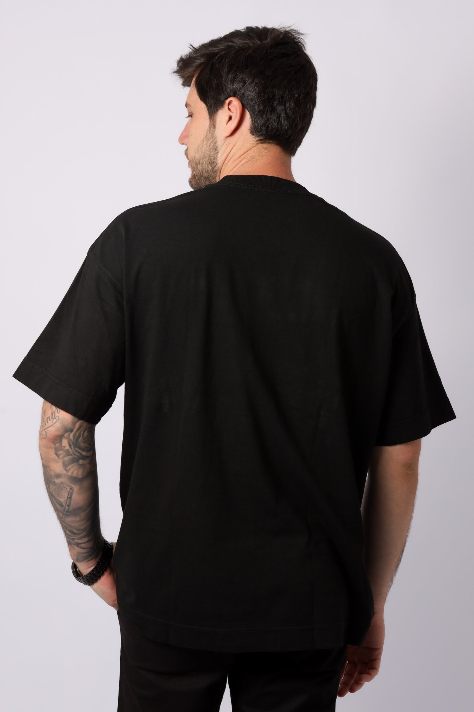 Camiseta Oversized Instinto - Preto - Imagem 4